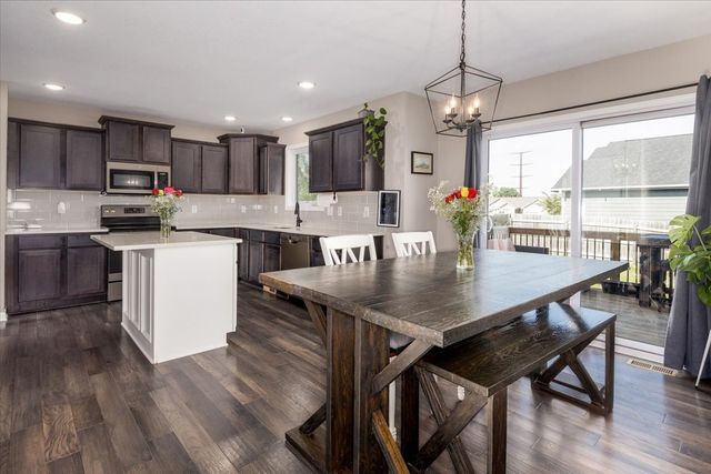 5530 148th Circle, Urbandale, IA 50323