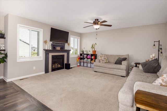 5530 148th Circle, Urbandale, IA 50323