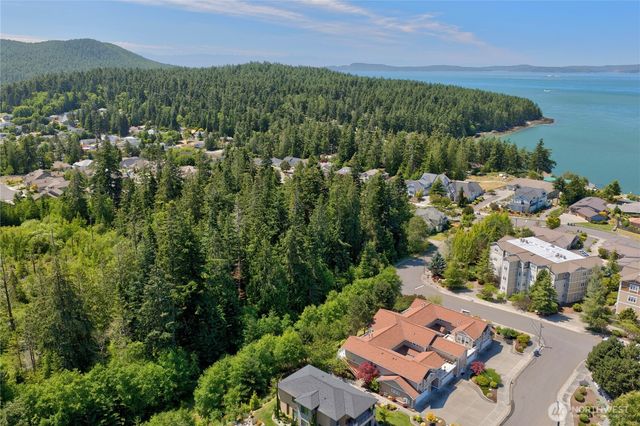 2427 Sundown Court, Anacortes, WA 98221
