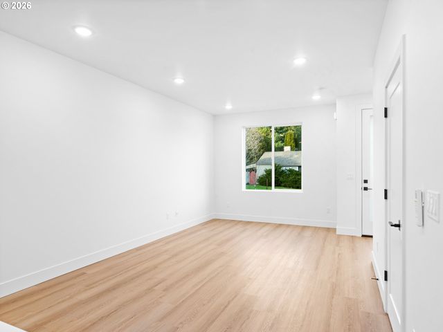 4526 Sw Garden Home Rd, Portland, OR 97219