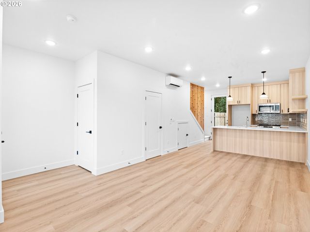 4526 Sw Garden Home Rd, Portland, OR 97219