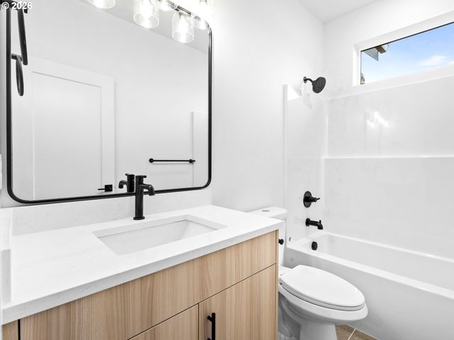 4526 Sw Garden Home Rd, Portland, OR 97219