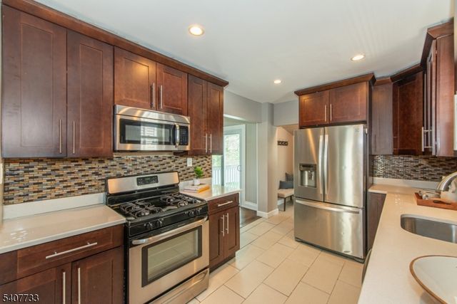 31 Smallwood Ave, Belleville Twp., NJ 07109