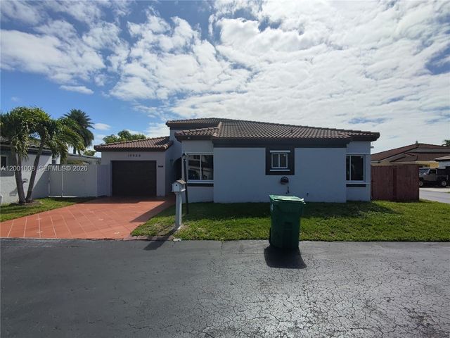 10959 SW 72nd Ter, Miami, FL 33173