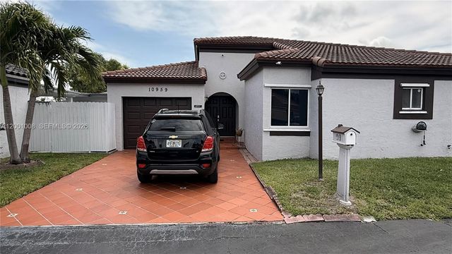 10959 SW 72nd Ter, Miami, FL 33173