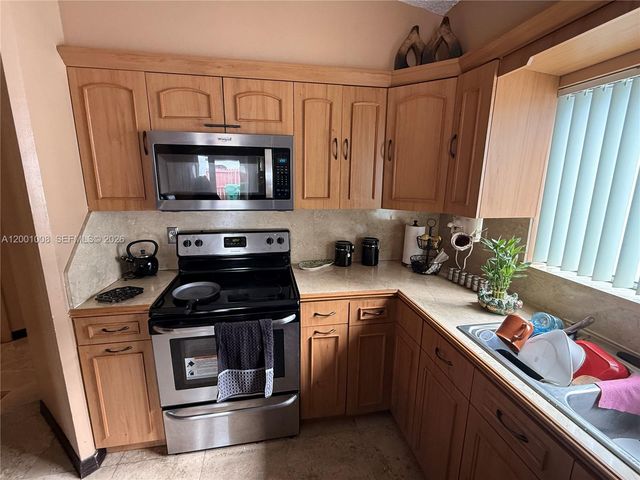 10959 SW 72nd Ter, Miami, FL 33173