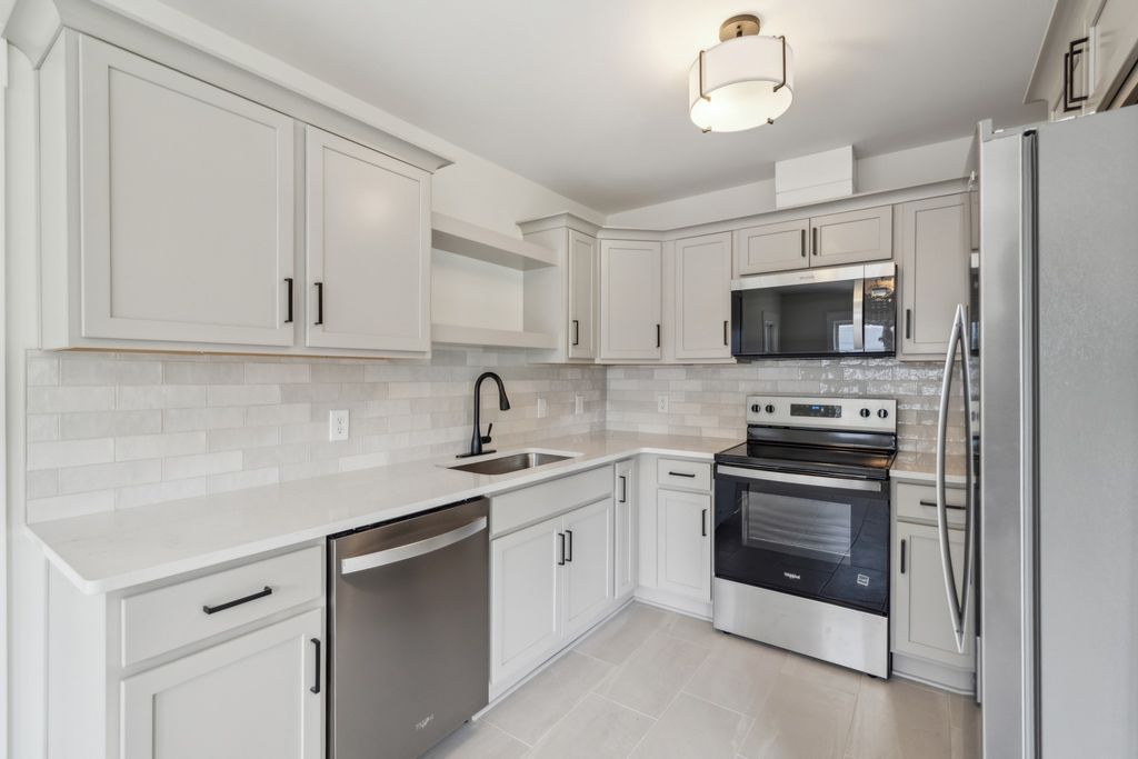 2003 26th Ave, N, Nashville, TN 37208