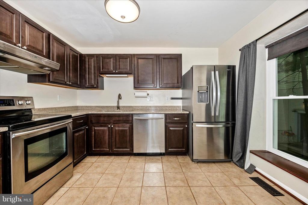 Image 10 of property listing at 1667 COLONIAL WAY, Frederick, MD 21702