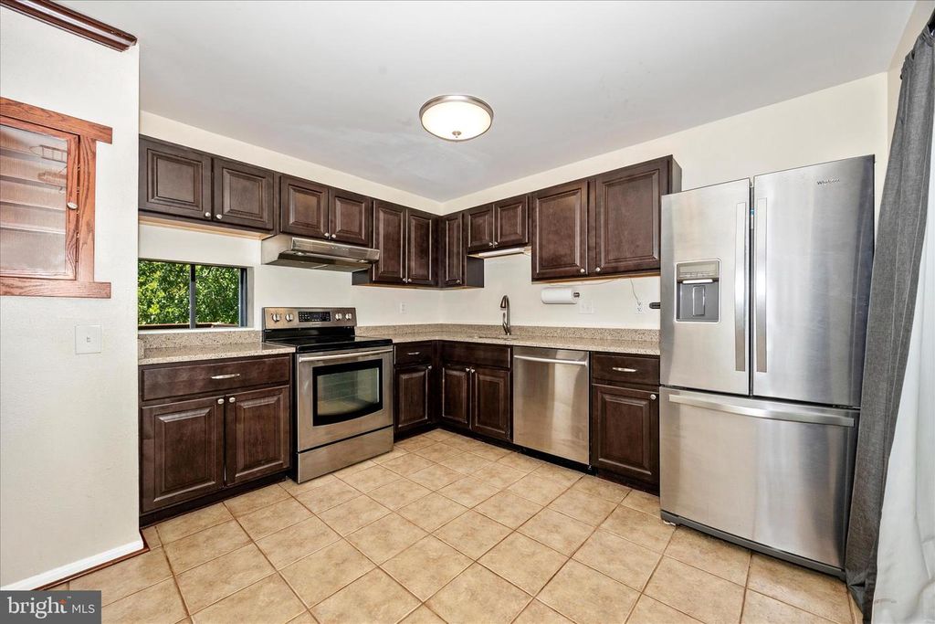 Image 11 of property listing at 1667 COLONIAL WAY, Frederick, MD 21702