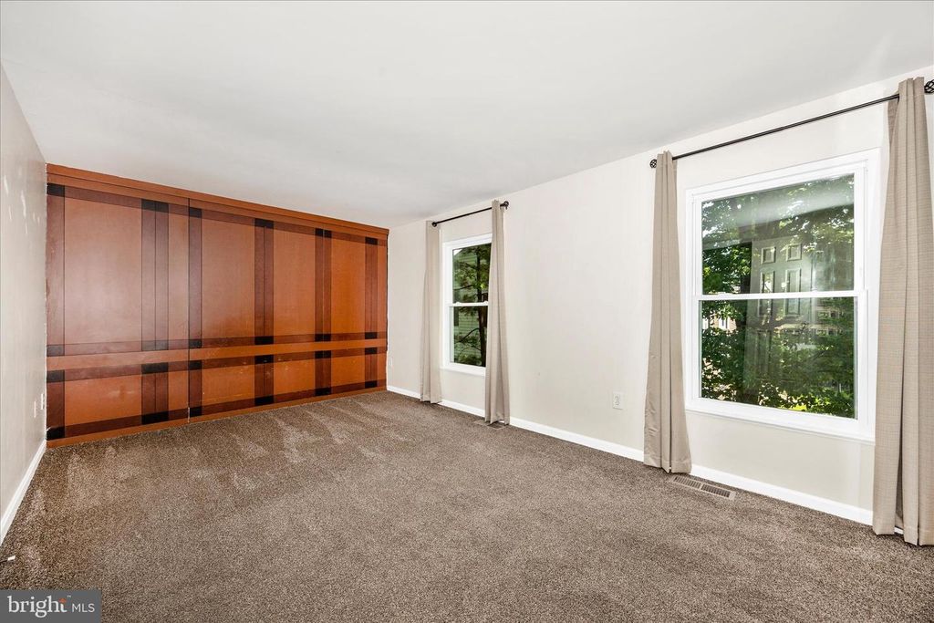 Image 15 of property listing at 1667 COLONIAL WAY, Frederick, MD 21702
