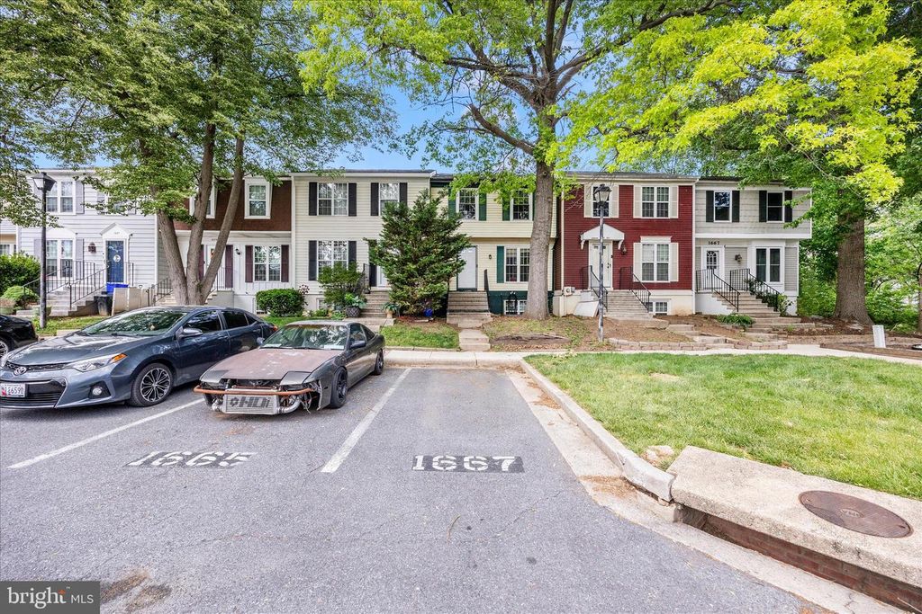 Image 4 of property listing at 1667 COLONIAL WAY, Frederick, MD 21702