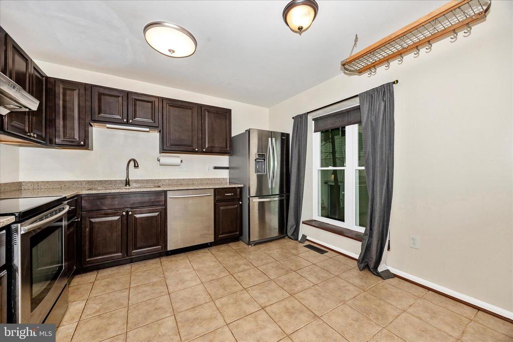Image 9 of property listing at 1667 COLONIAL WAY, Frederick, MD 21702