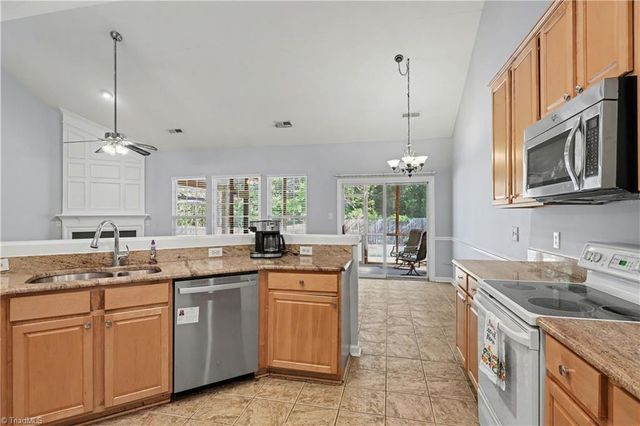 1579 Pondhaven Drive, High Point, NC 27265