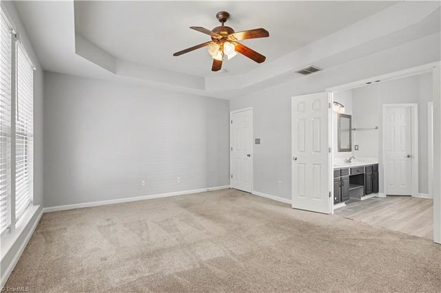 1579 Pondhaven Drive, High Point, NC 27265