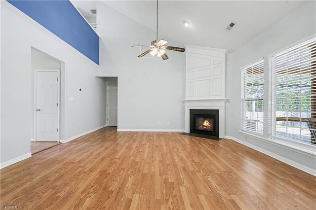 1579 Pondhaven Drive, High Point, NC 27265