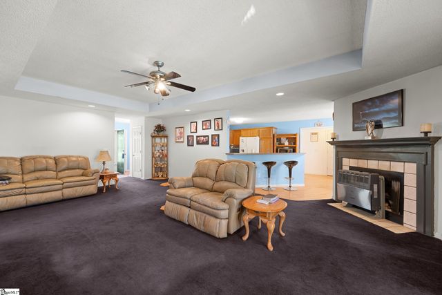 2883 N Highway 101, Greer, SC 29651