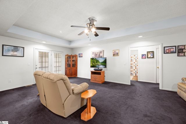 2883 N Highway 101, Greer, SC 29651