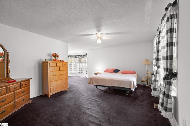 2883 N Highway 101, Greer, SC 29651