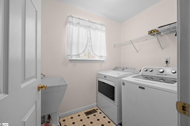 2883 N Highway 101, Greer, SC 29651