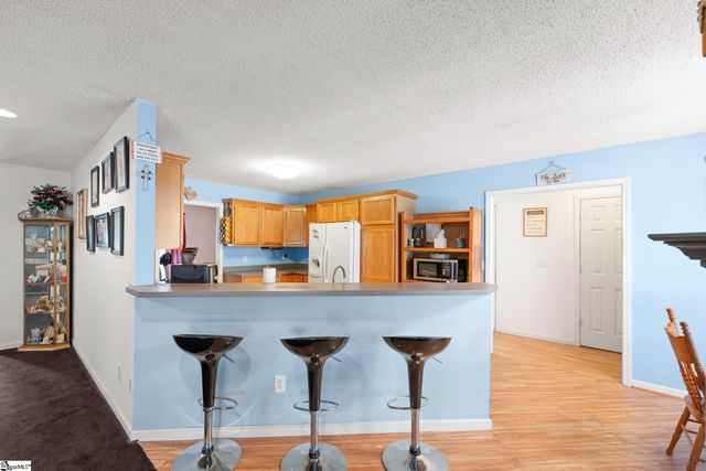 2883 N Highway 101, Greer, SC 29651