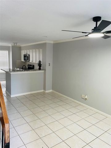 2002 Gentryside Drive 110, Houston, TX 77077