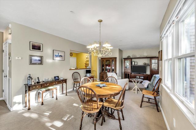 10 Oak Glen Village, Yarmouth Port, MA 02675