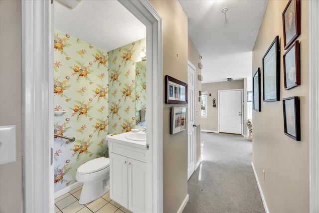 10 Oak Glen Village, Yarmouth Port, MA 02675