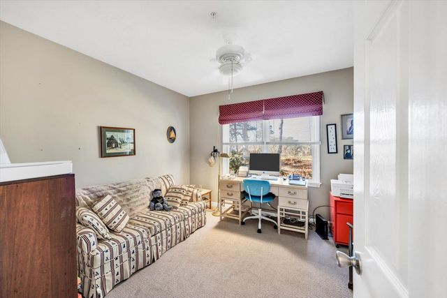 10 Oak Glen Village, Yarmouth Port, MA 02675