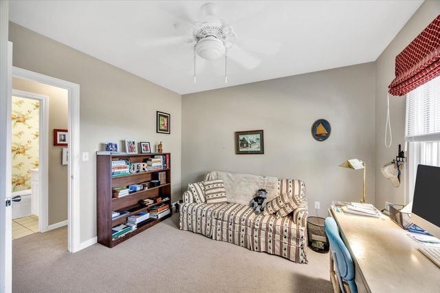 10 Oak Glen Village, Yarmouth Port, MA 02675