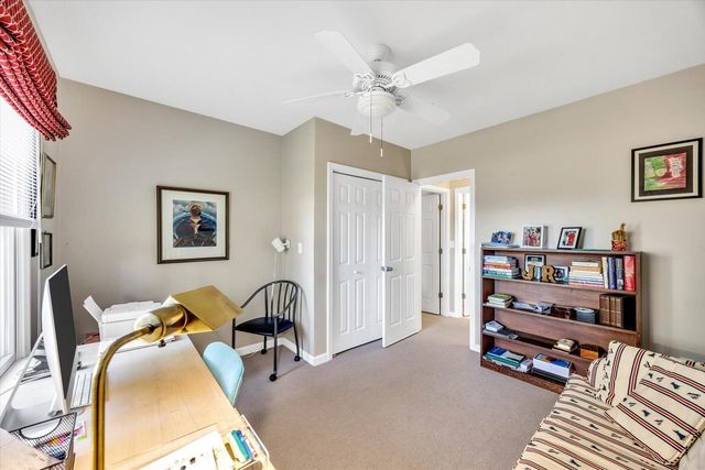 10 Oak Glen Village, Yarmouth Port, MA 02675