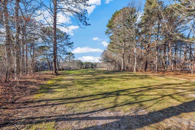 10 Oak Glen Village, Yarmouth Port, MA 02675