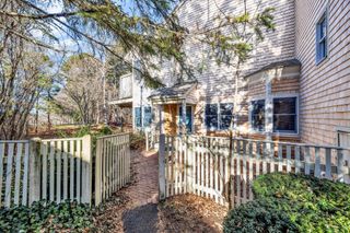 10 Oak UNIT 10, Yarmouth Port, MA 02675