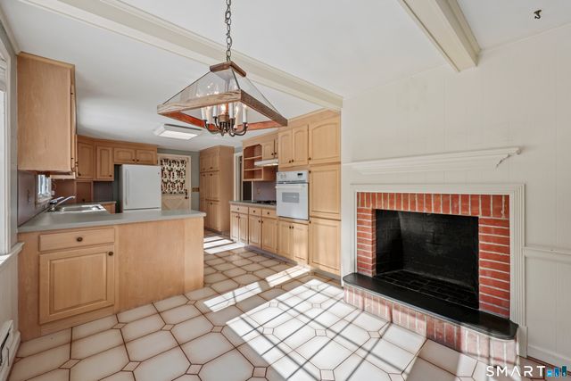 12 Timrod Road, West Hartford, CT 06107