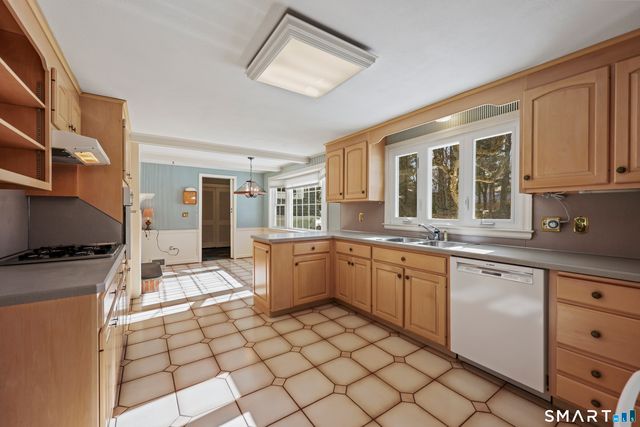 12 Timrod Road, West Hartford, CT 06107