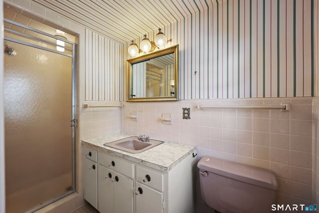 12 Timrod Road, West Hartford, CT 06107