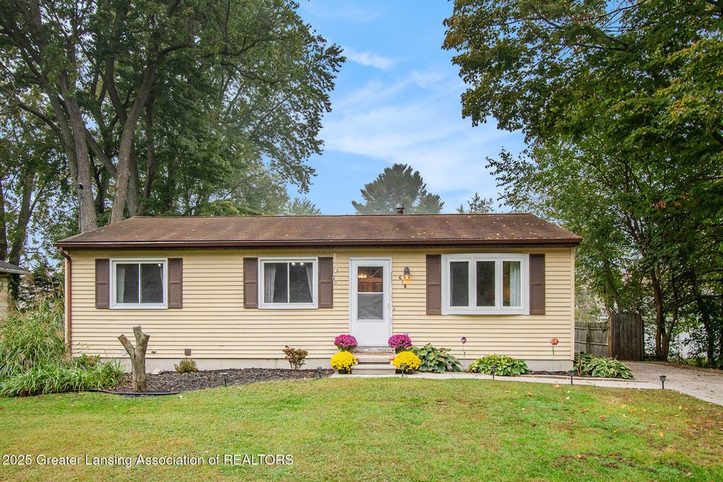 618 Forest Street, Eaton Rapids, MI 48827