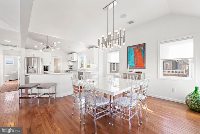 706 S BAY AVE, Beach Haven, NJ 08008