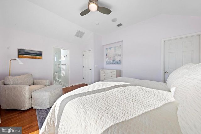 706 S BAY AVE, Beach Haven, NJ 08008