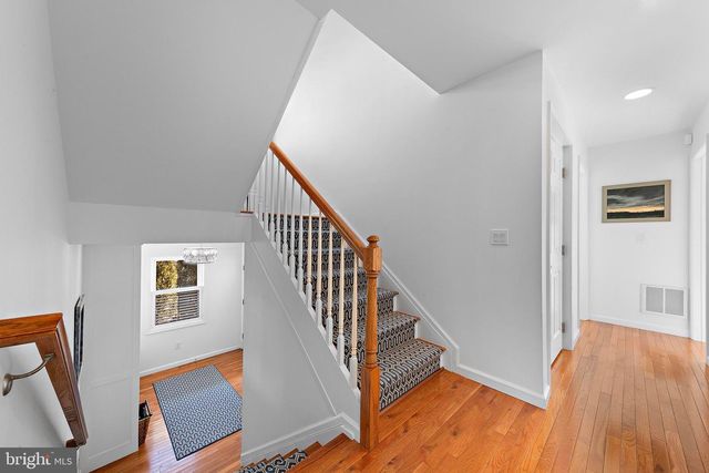 706 S BAY AVE, Beach Haven, NJ 08008