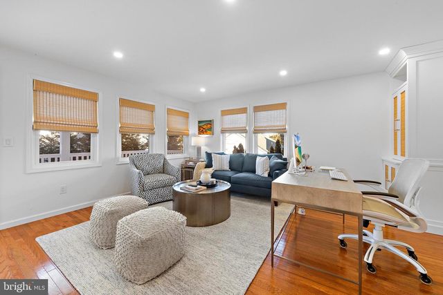 706 S BAY AVE, Beach Haven, NJ 08008