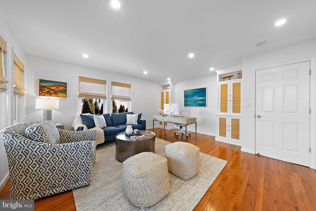 706 S BAY AVE, Beach Haven, NJ 08008