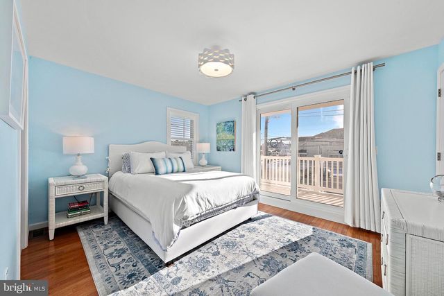 706 S BAY AVE, Beach Haven, NJ 08008