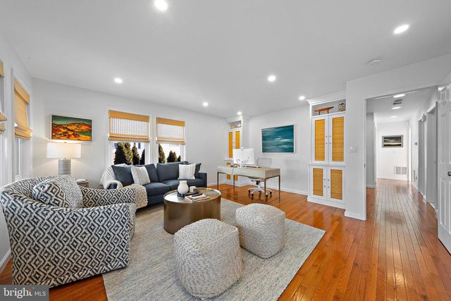 706 S BAY AVE, Beach Haven, NJ 08008