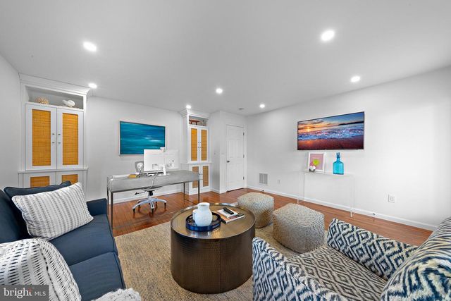 706 S BAY AVE, Beach Haven, NJ 08008