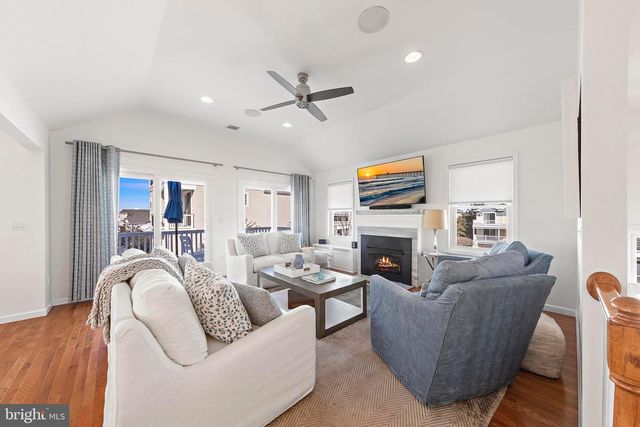 706 S BAY AVE, Beach Haven, NJ 08008