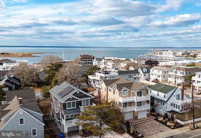 706 S BAY AVE, Beach Haven, NJ 08008