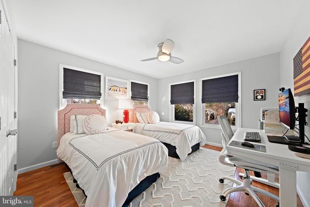 706 S BAY AVE, Beach Haven, NJ 08008