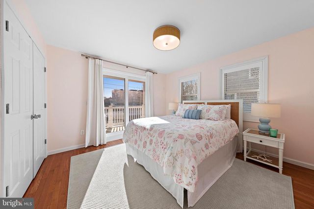 706 S BAY AVE, Beach Haven, NJ 08008