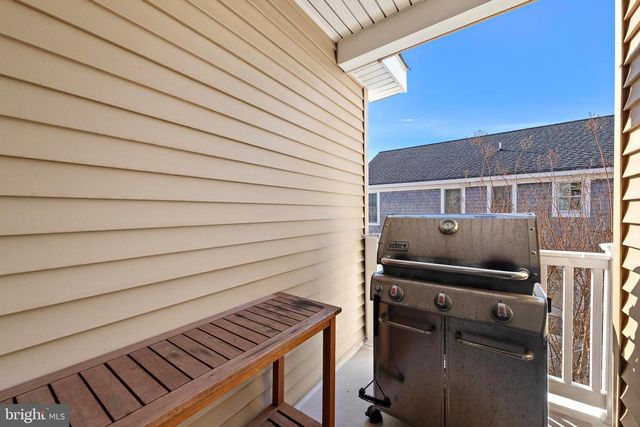 706 S BAY AVE, Beach Haven, NJ 08008