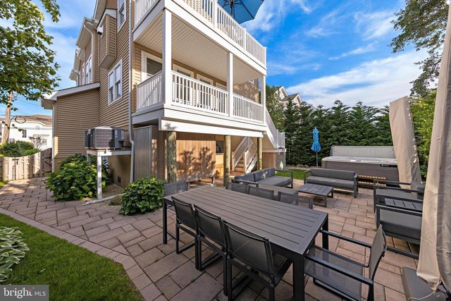 706 S BAY AVE, Beach Haven, NJ 08008